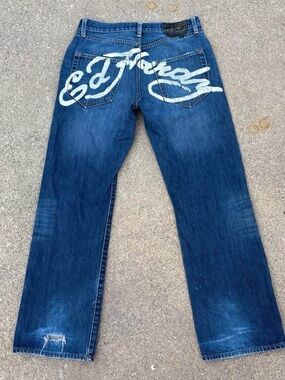 Awesome vintage Ed Hardy medium/dark wash jeans